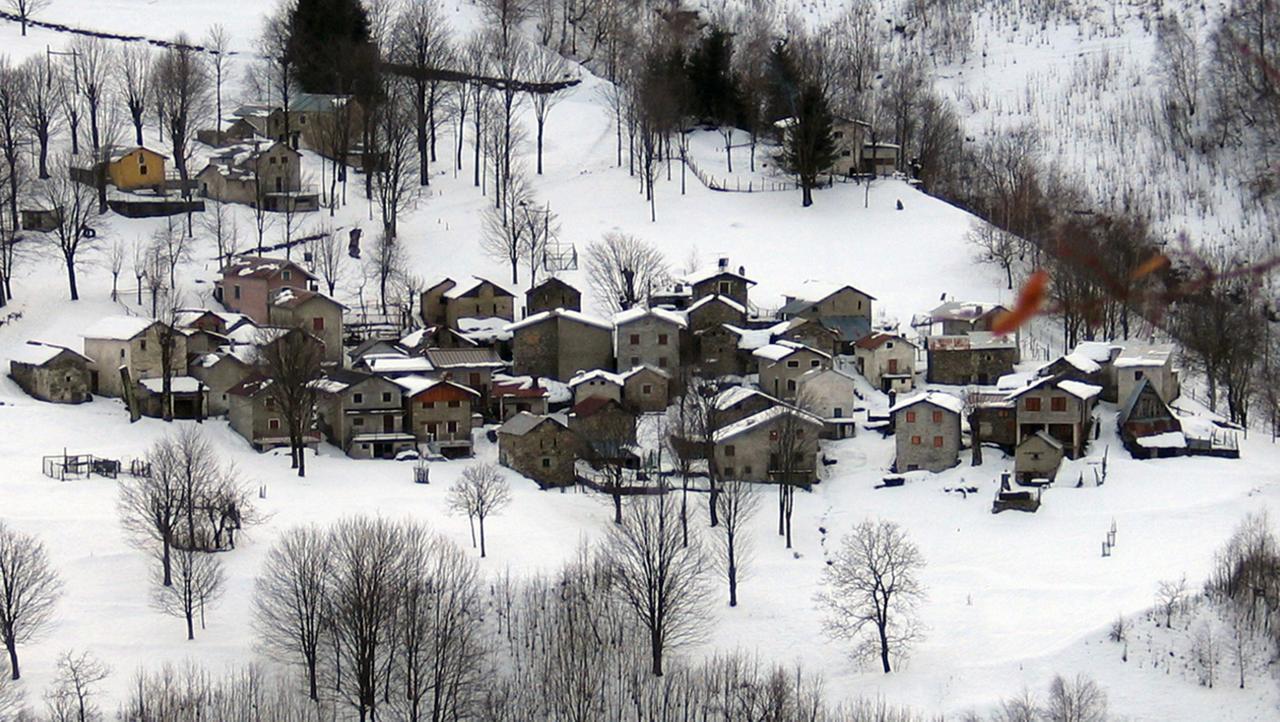 B&B Zia Maria Garzeno Экстерьер фото
